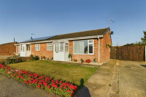 2 bedroom semi-detached bungalow for sale