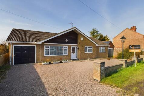 Hollycroft Road, Wisbech PE14 3 bed detached bungalow for sale