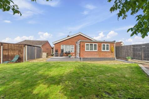 2 bedroom semi-detached bungalow for sale