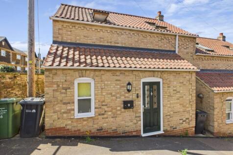 3 bedroom end of terrace house for sale