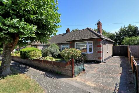 3 bedroom semi-detached bungalow for sale