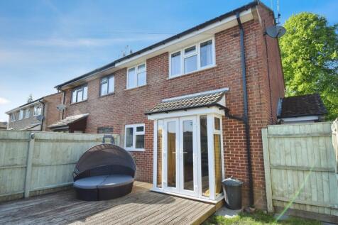 River Way, Durrington, SP4 8ES 1 bed cluster house for sale