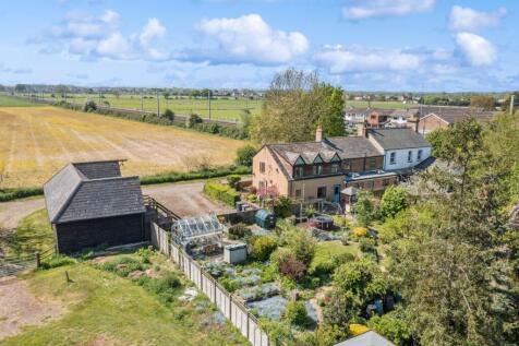 4 bedroom semi-detached house for sale