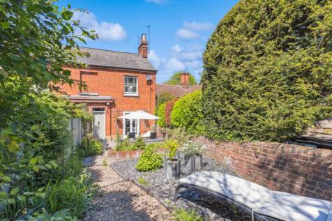 2 bedroom semi-detached house for sale
