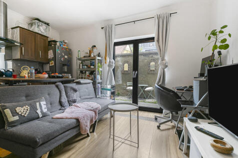 Fellmongers Yard, Croydon, CR0 1 bed apartment for sale