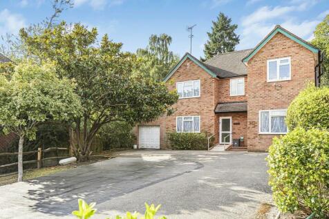 5 bedroom detached house for sale