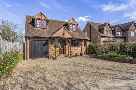Rosemary Lane, Egham, Surrey, TW20 3 bed detached house for sale