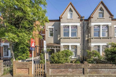 Gleneagle Road, London, SW16 2 bed maisonette for sale