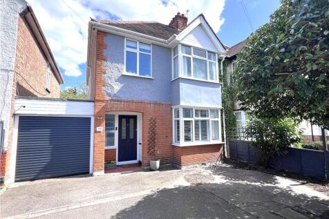 Whitton Road, Hounslow, TW3 3 bed semi