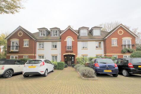 OVER 60S ONLY. Green Lanes, London, N21 2 bed flat for sale