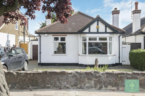 2 bedroom detached bungalow for sale