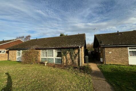 2 bedroom semi-detached bungalow for sale