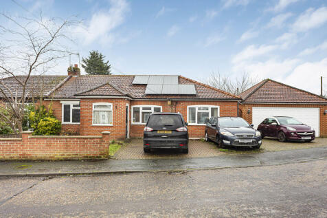Vegal Crescent, Englefield Green... 3 bed bungalow for sale
