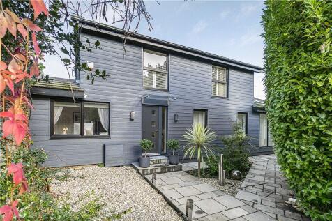Middle Hill, Egham, Surrey, TW20 4 bed detached house for sale