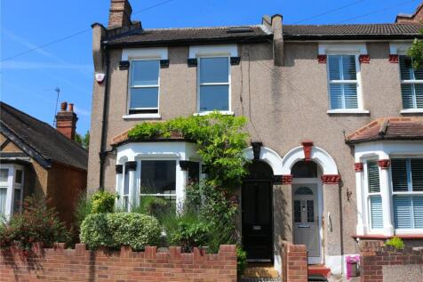 4 bedroom semi-detached house for sale