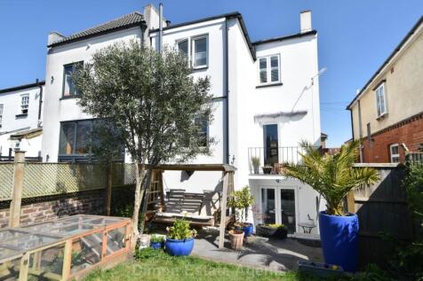 Molesworth Road, Gosport 4 bed end of terrace house for sale