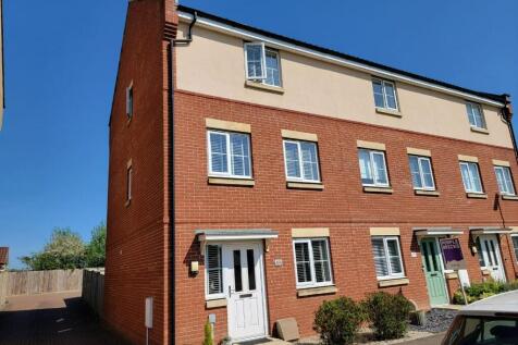 4 bedroom town house for sale