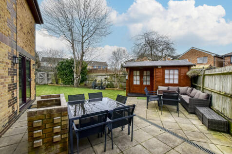 4 bedroom terraced house for sale