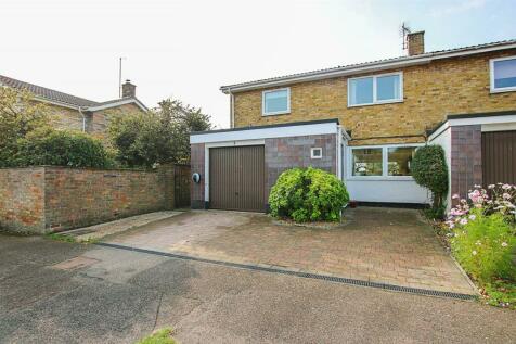 4 bedroom semi-detached house for sale