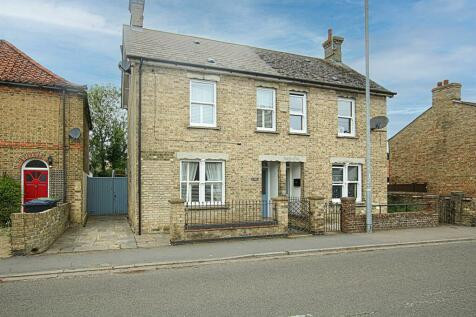 4 bedroom semi-detached house for sale