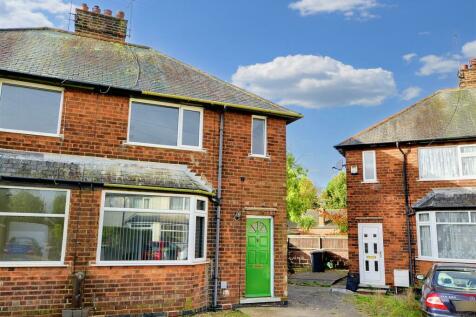 2 bedroom semi-detached house for sale