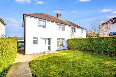 3 bedroom semi-detached house for sale