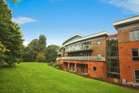 The Lawns, Moss Drive, Bramcote... 2 bed apartment for sale