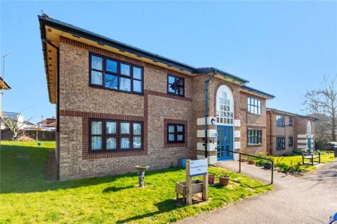 Abbs Cross Gardens, Hornchurch, RM12 1 bed apartment for sale