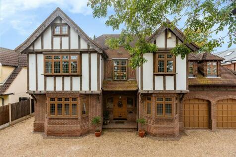 6 bedroom detached house for sale