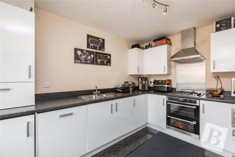 Mellowes Road, Hornchurch, RM11 3 bed semi
