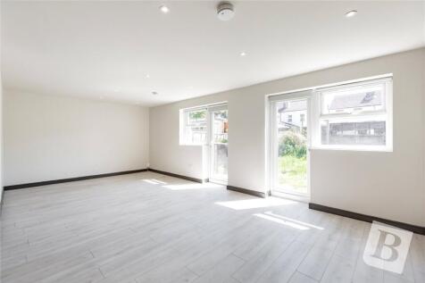 Claremont Road, Hornchurch, RM11 4 bed detached bungalow for sale