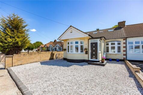 Patricia Drive, Hornchurch, RM11 4 bed bungalow for sale