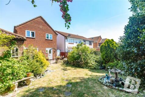 Fontwell Park Gardens, Hornchurch, RM12 3 bed detached house for sale