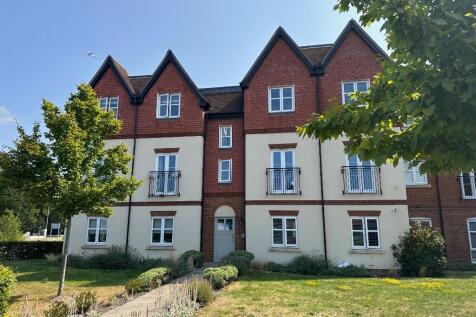 Ferard Corner, Warfield RG42 2 bed flat for sale