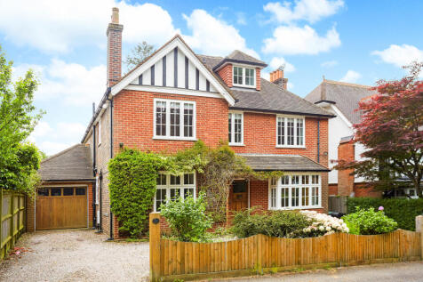 6 bedroom detached house for sale