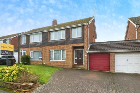 3 bedroom semi-detached house for sale