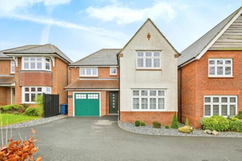 4 bedroom detached house for sale