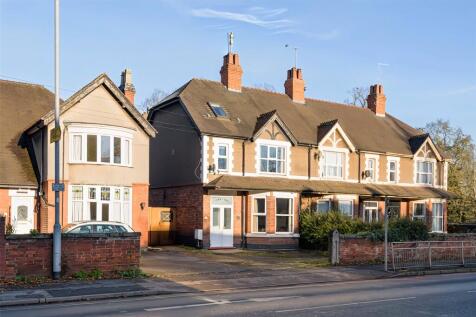 4 bedroom end of terrace house for sale