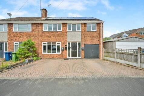 4 bedroom semi-detached house for sale