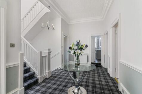 5 bedroom flat for sale