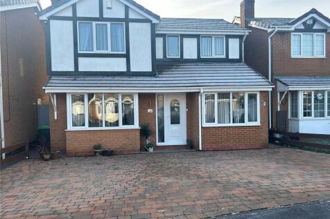 4 bedroom detached house for sale