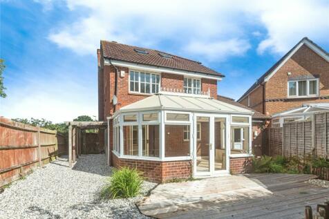 6 bedroom detached house for sale