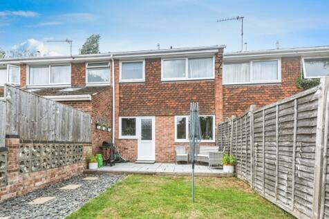 3 bedroom terraced house for sale