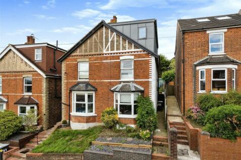 4 bedroom semi-detached house for sale