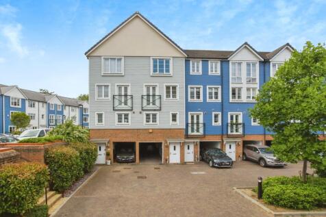 4 bedroom terraced house for sale