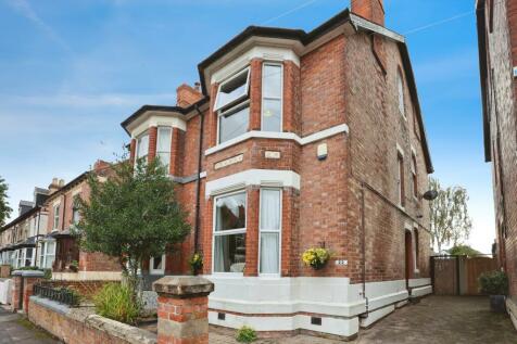 4 bedroom semi-detached house for sale