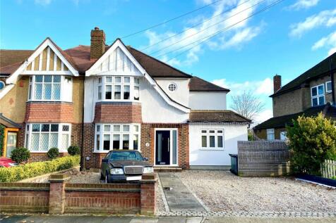 4 bedroom semi-detached house for sale