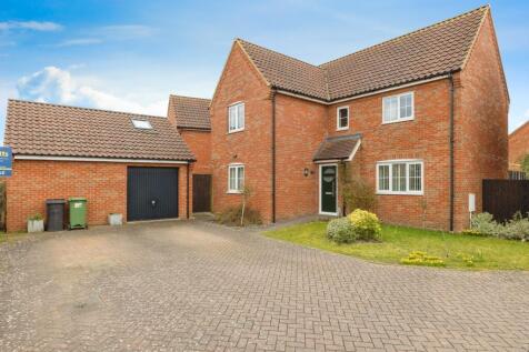 4 bedroom detached house for sale