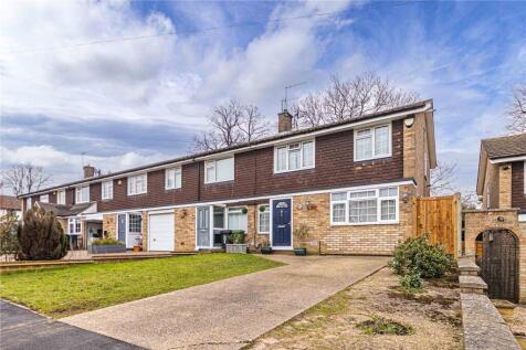 3 bedroom end of terrace house for sale
