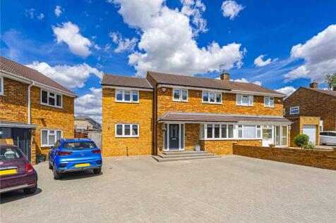 5 bedroom semi-detached house for sale